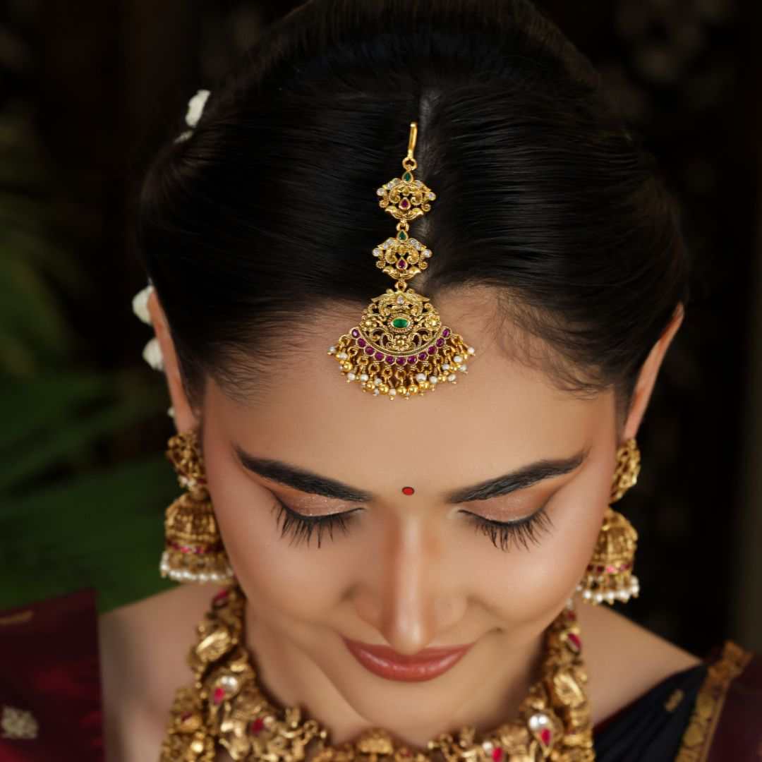 92.5 Silver Temple Maang Tikka with Ruby, Emerald & Pearl Drops by Tavya Jewellery - close-up detail