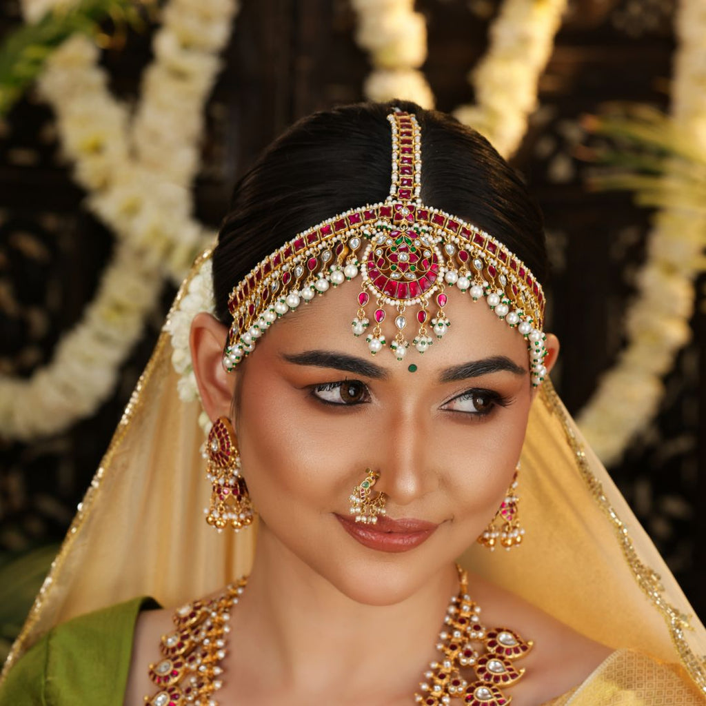 92.5 Silver Kundan Matha Patti Maangtikka by Tavya Jewellery - close-up detail