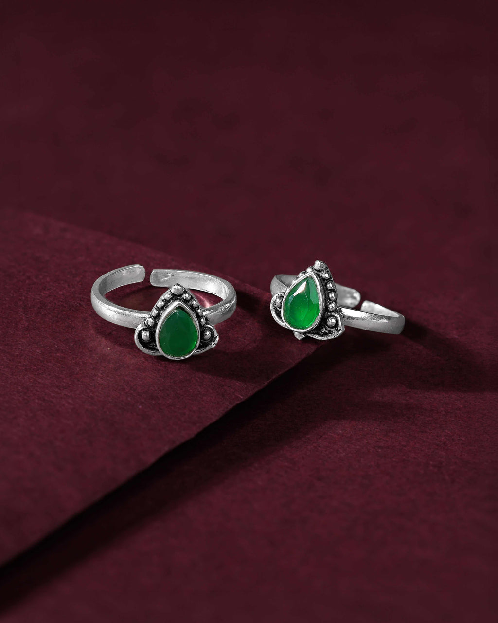 Oxidized Silver Green Stone Teardrop Toe RingsOxidized Silver