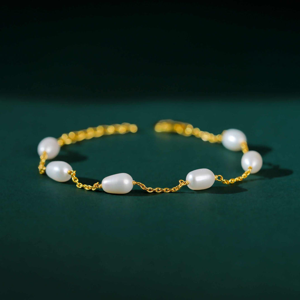 Organic Freshwater Pearl Link Silver Bracelet by Tavya Jewellery - close-up detail