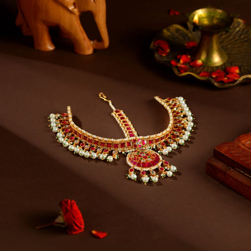 92.5 Silver Kundan Matha Patti Maangtikka by Tavya Jewellery - front view