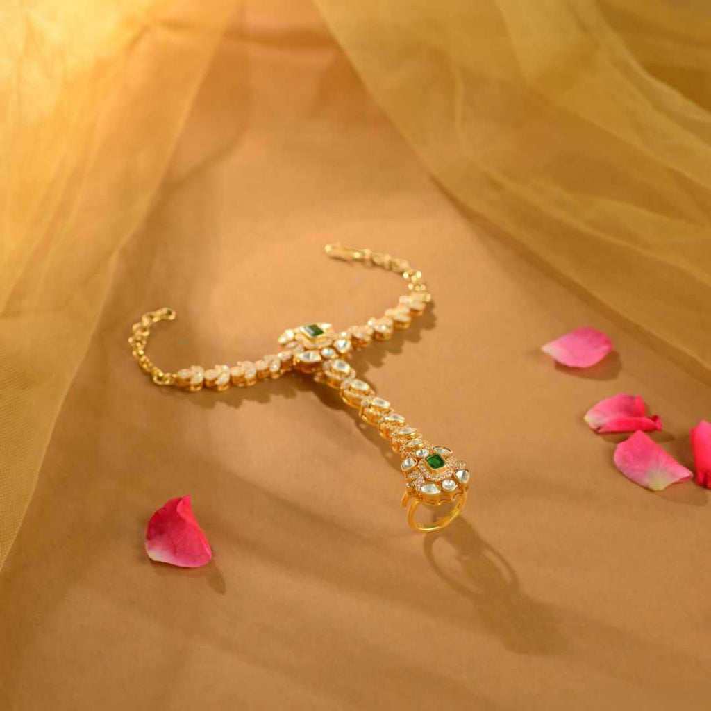 92.5 Silver Emerald Kundan Hathphool by Tavya Jewellery - side view